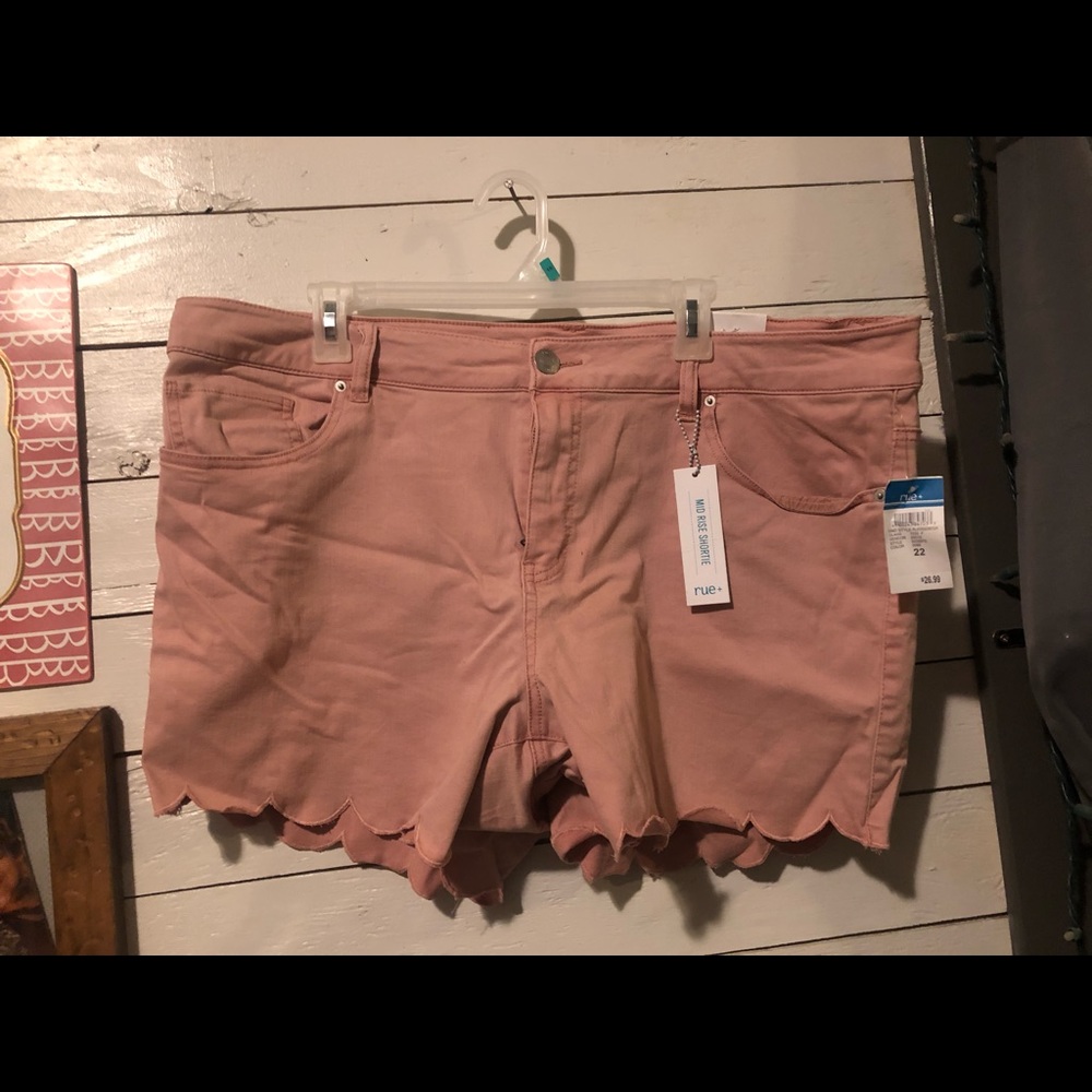 NWT Scallop hem shorts.